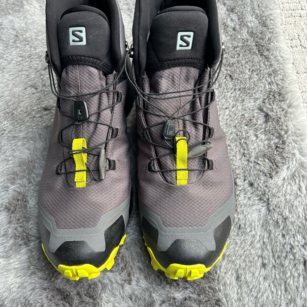 Salomon Men's Black and Yellow Athletic Shoes